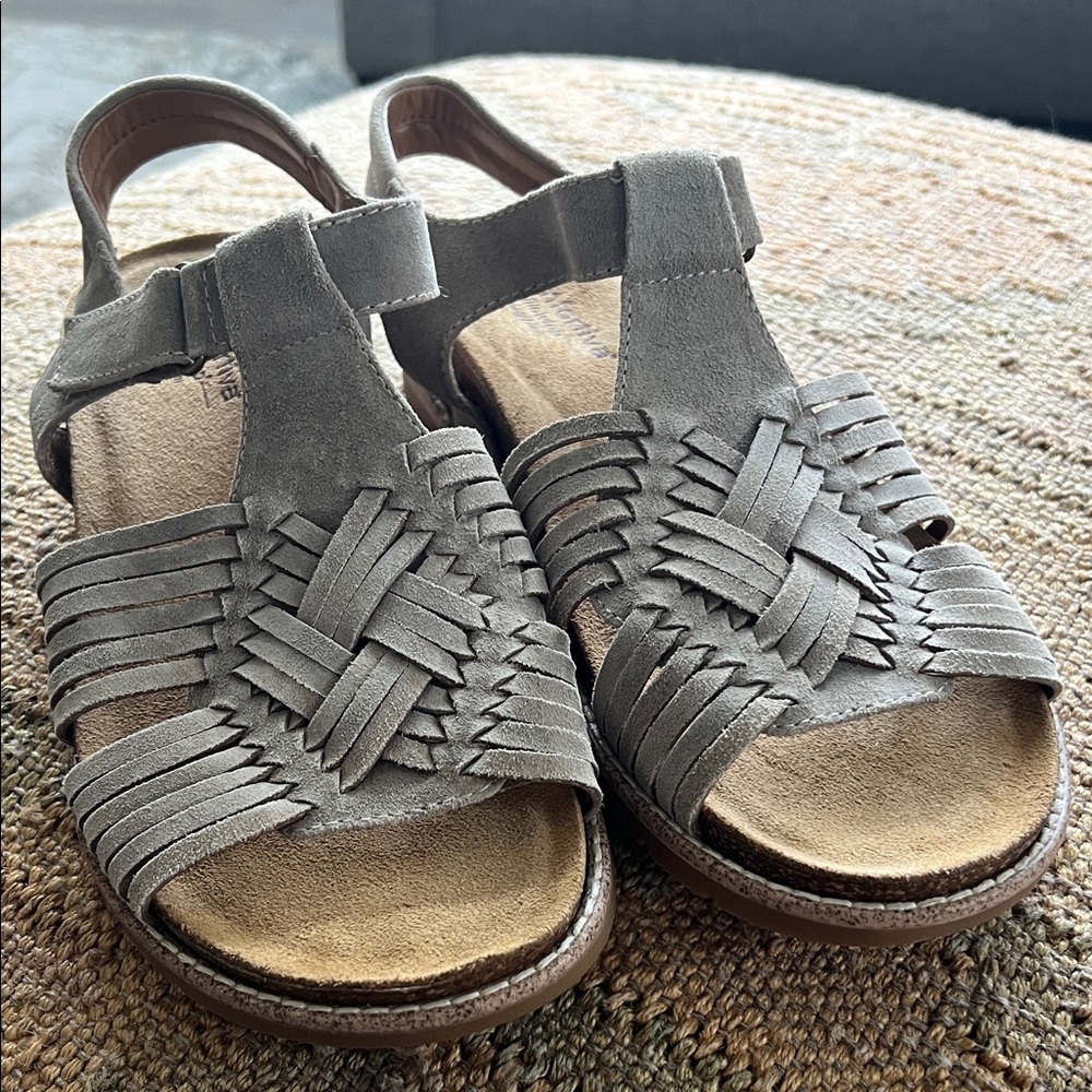 Comfortiva Beautiful soft Suede, Gray Sandals